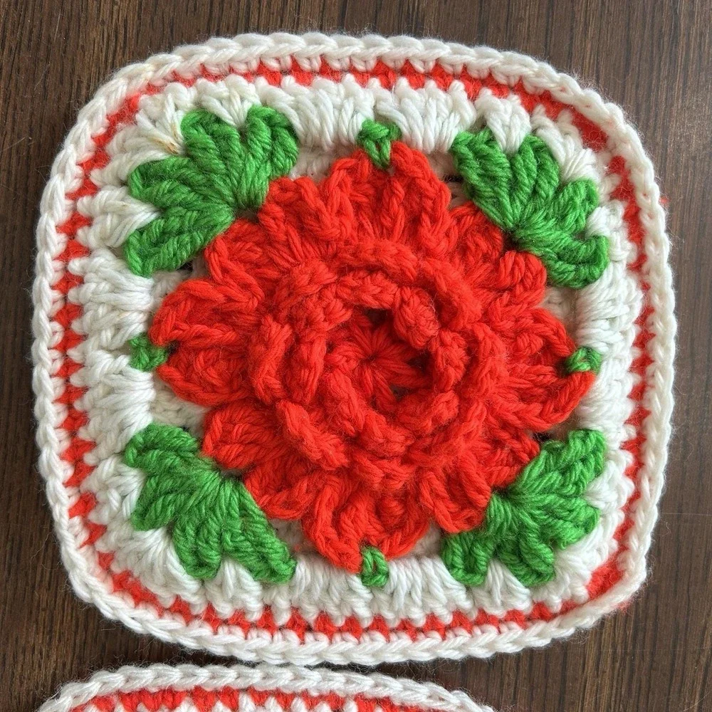 Vintage 70s Cottagecore Handmade Crochet Rose Granny Square Pot Holder Set Of 2